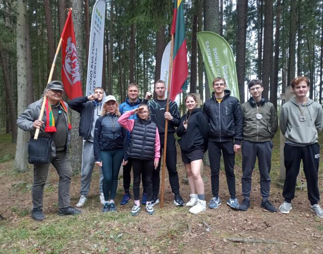 Sportas, istorija, pilietiškumas – mokinių kelionė partizanų takais