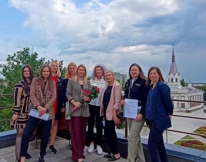 Apskaitininko mokymo programos absolventės sulaukė pelnytų diplomų