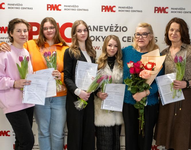 Žiedų kalba ir meistriškumas: sveikiname naująsias floristes!