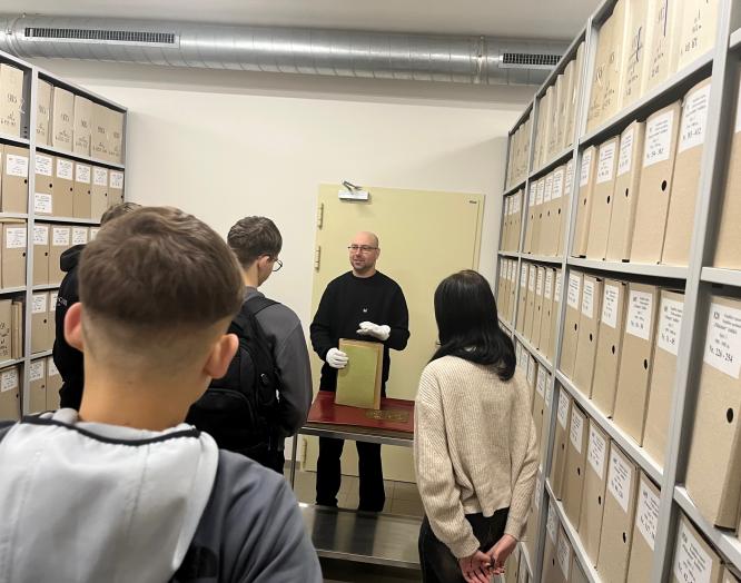 Bylų pasaulyje: pažintis su archyvaro profesija