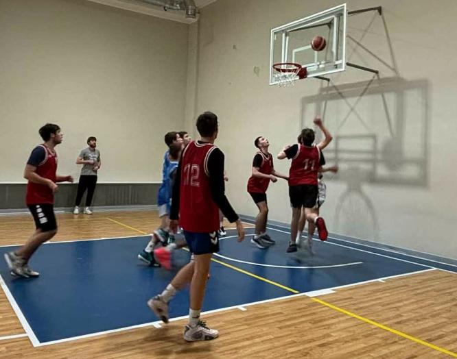 Keturi miestai, viena aikštelė: krepšinio finalo akimirkos