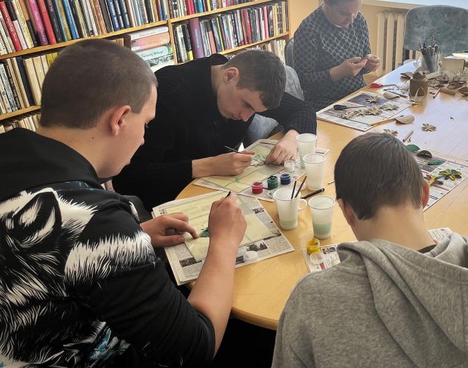 Kūryba, kuri džiugina: mokinių dovanos Mamos dienai