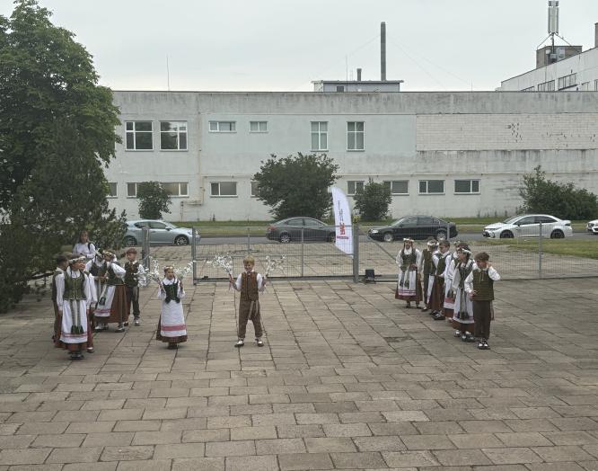  Respublikinis floristo ir dekoratyvinio apželdinimo darbuotojo mokymo programų mokinių profesinio meistriškumo konkursas „Nupinsiu, sese, tau vainiką...“ 
