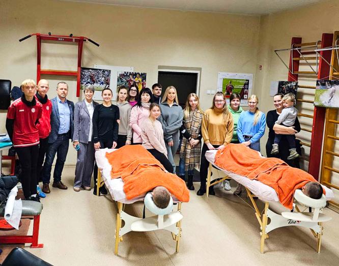 Masažuotojai kartu su mokytojomis lankėsi futbolo akademijoje „Panevėžys“ 
